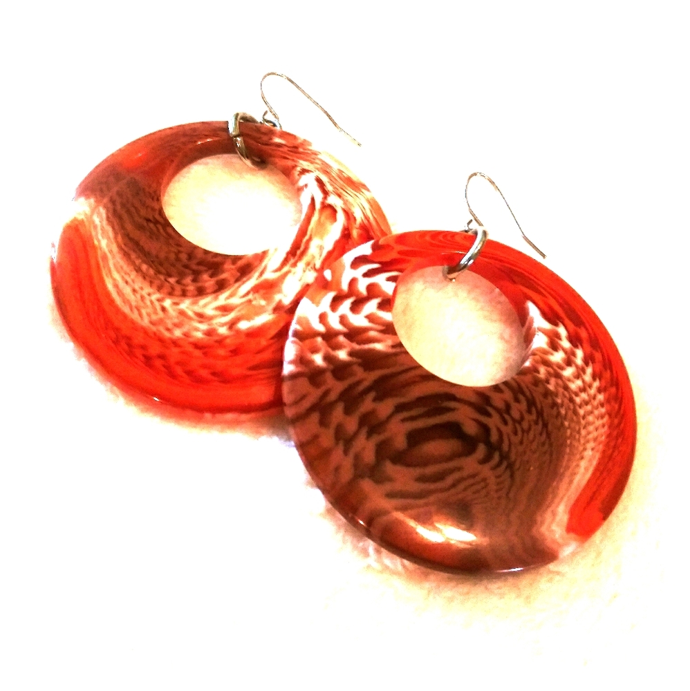 Feather like earrings